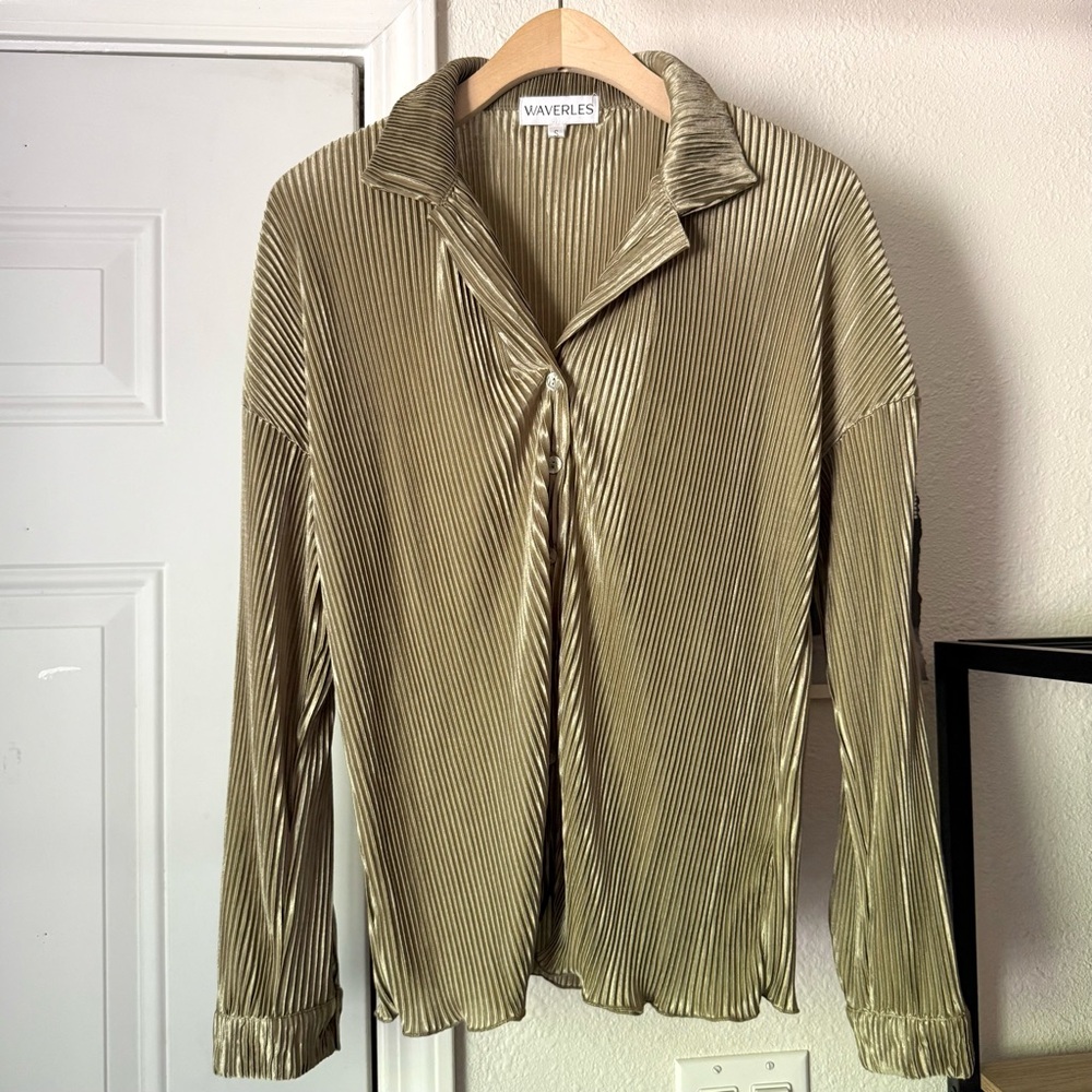 WAVERLES olive sage satin pleated plisse button up‎ long sleeve shirt